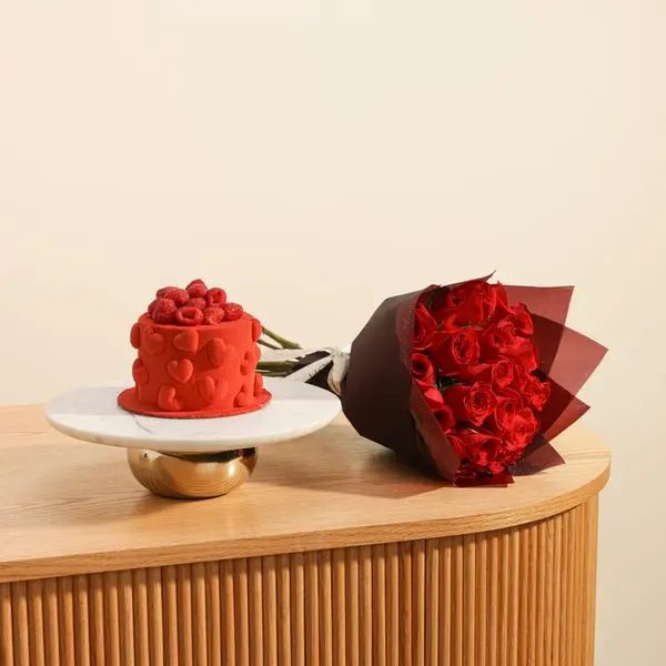 Sweet Atelier Raspberry Red Hearts Cake | Eternal Roses Charm Arrangement